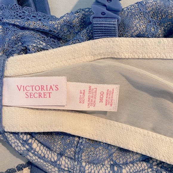 Victoria’s Secret Lace Demi Bra w/fully adjustable straps Size 36DD Color Violet - Picture 3 of 4